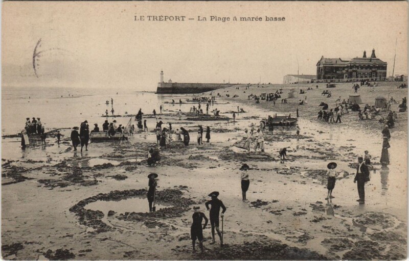 Carte postale ancienne Le Treport La Plage a marée basse