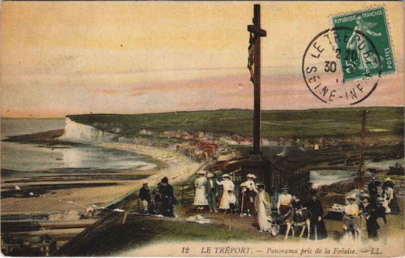 Carte postale ancienne Le Treport panorama prise de la Falaise