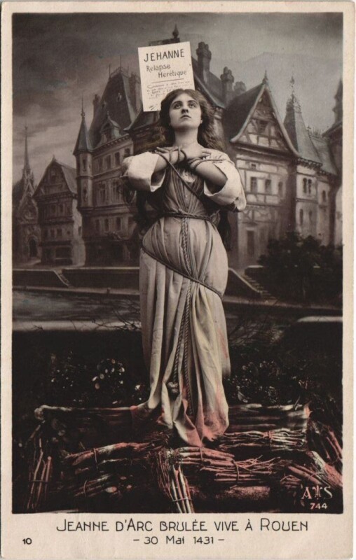 Carte postale ancienne Rouen Jeanne D'Arc Brulée vive à Rouen