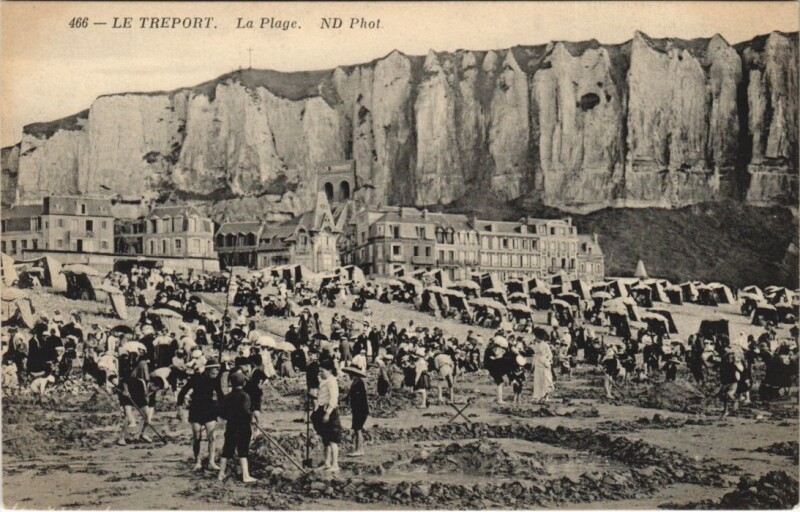 Carte postale ancienne Le Treport La Plage