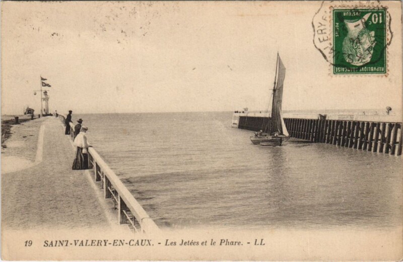 Carte postale ancienne Saint-Valerie-en-Caux - Les Jetées et le Phare