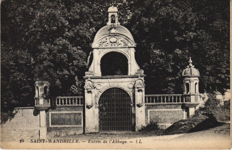 Carte postale ancienne Saint-Wandrille - Entrée de L'Abbaye