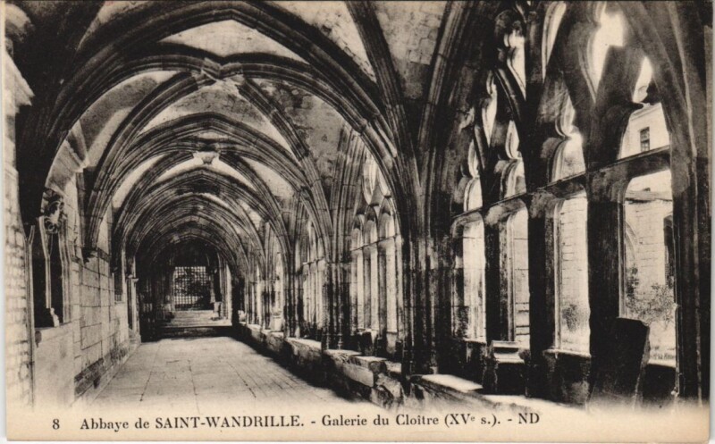 Carte postale ancienne Abbaye de Saint-Wandrille - Galerie du Cloitre