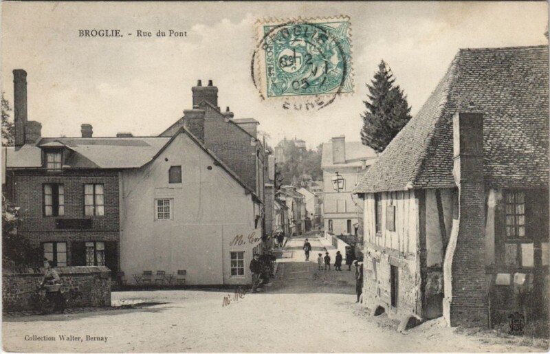 Carte postale ancienne Broglie-Rue Du Pont à Broglie