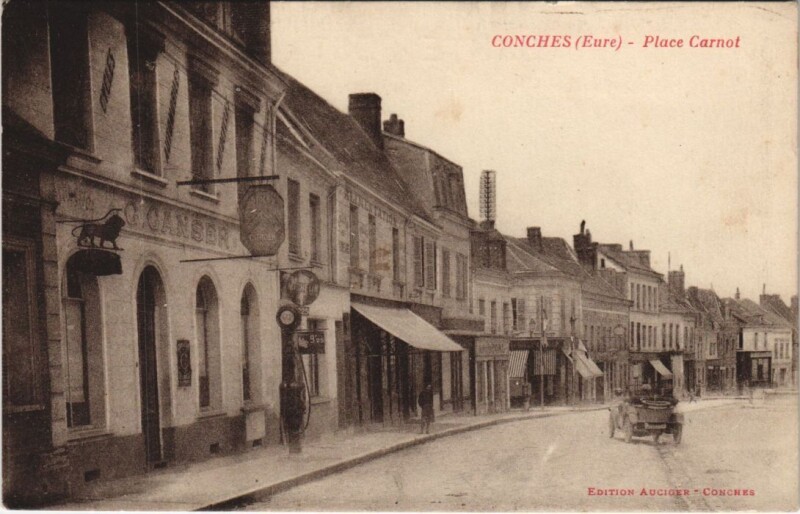 Carte postale ancienne Conches-Place Carnot