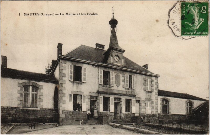 Carte postale ancienne Mautes La Mairie et les Ecoles France à Mautes