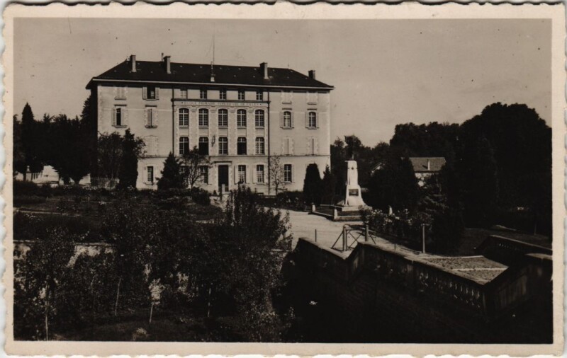 Carte postale ancienne La Souterraine Ecole Primaire Superieure de Filles France à La Souterraine