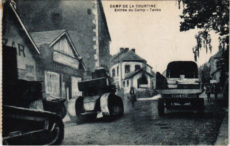Carte postale ancienne La Courtine Entree du Camp, Tanks France à La Courtine