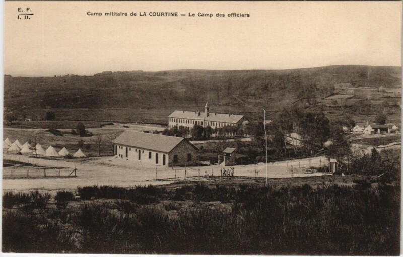 Carte postale ancienne La Courtine Le Camp des officiers France à La Courtine