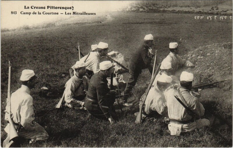 Carte postale ancienne La Courtine Camp, Les Mitrailleuses France à La Courtine