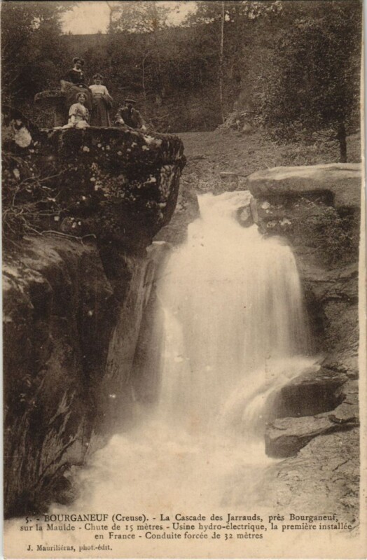Carte postale ancienne Bourganeuf La Cascade des Jarrauds France à Bourganeuf