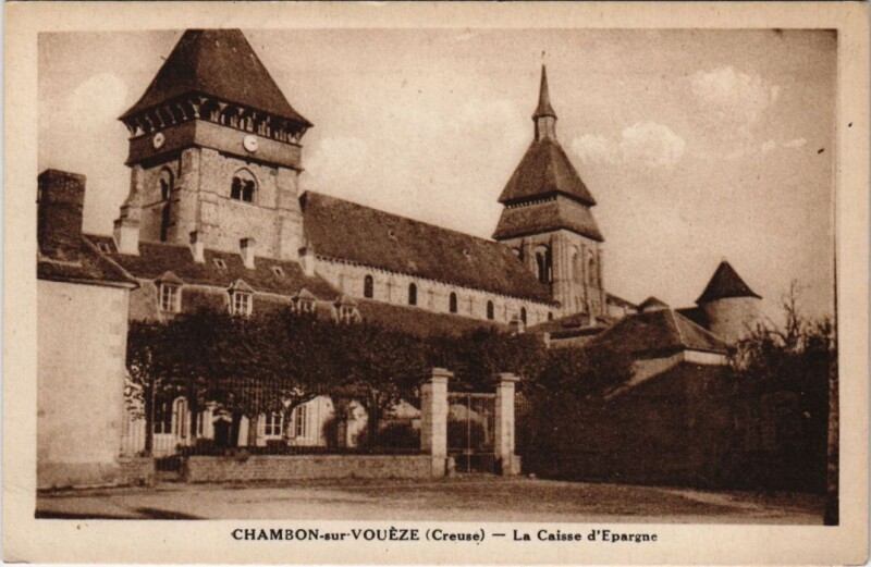 Carte postale ancienne Chambon La Caisse d'Epargne France