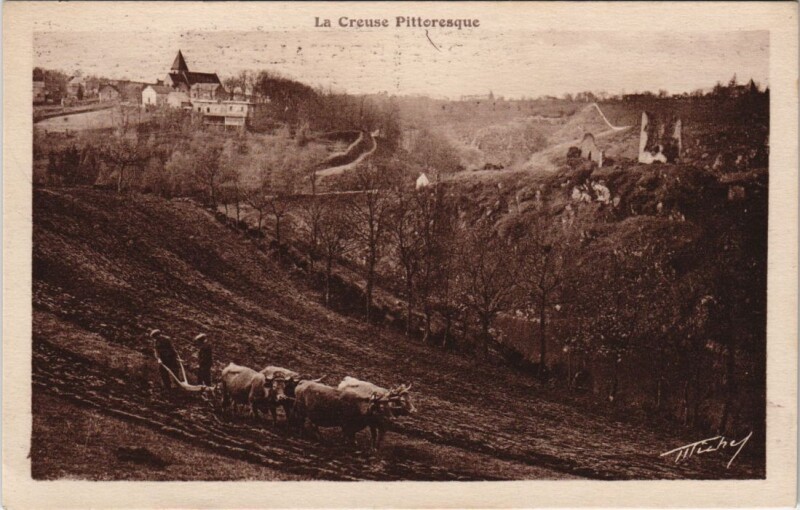 Carte postale ancienne Crozant Les Ruines et le Village France à Crozant