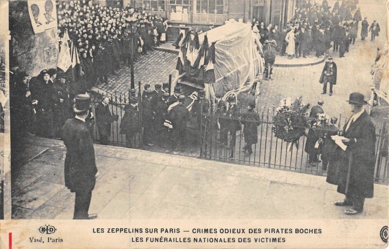 Carte postale ancienne Paris - Les Zeppelins Sur Paris - Crimes Odieu Des Pirates Boches à Paris