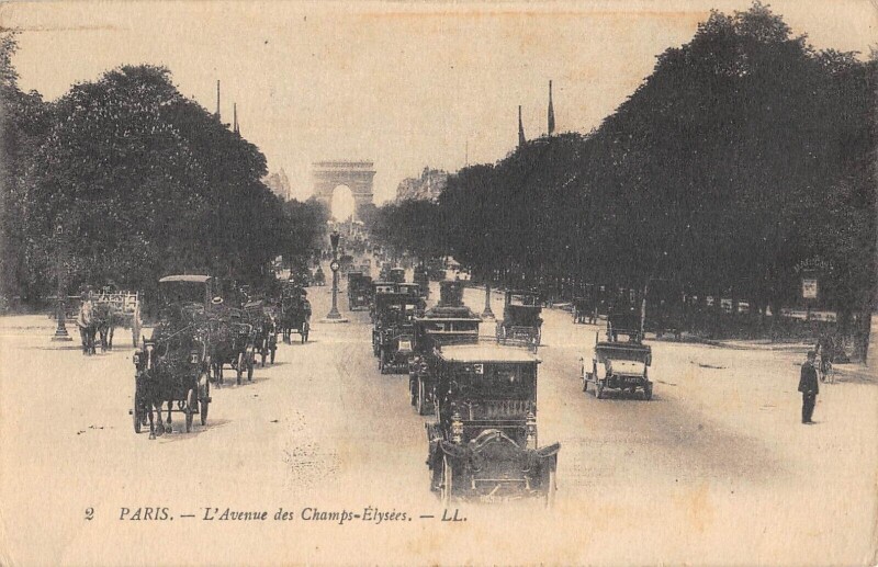 Carte postale ancienne Paris - Avenue Des Champs Elysees à Paris