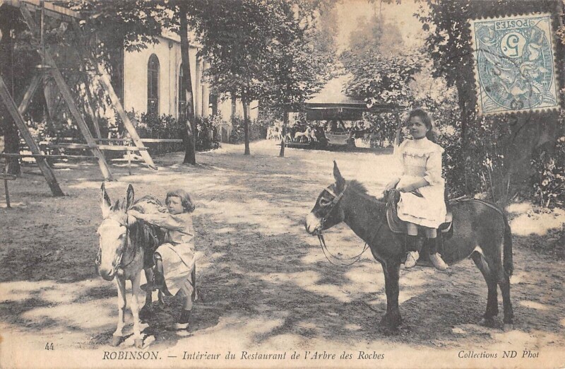 Carte postale ancienne Robinson - Interieur Du Restaurant De L'Arbre Des Roches