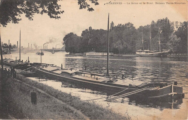 Carte postale ancienne Suresnes - La Seine Et Le Pont - Bateau Terre Neuvien à Suresnes