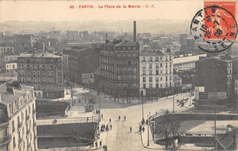 Carte postale ancienne Pantin - La Place De La Mairie à Pantin