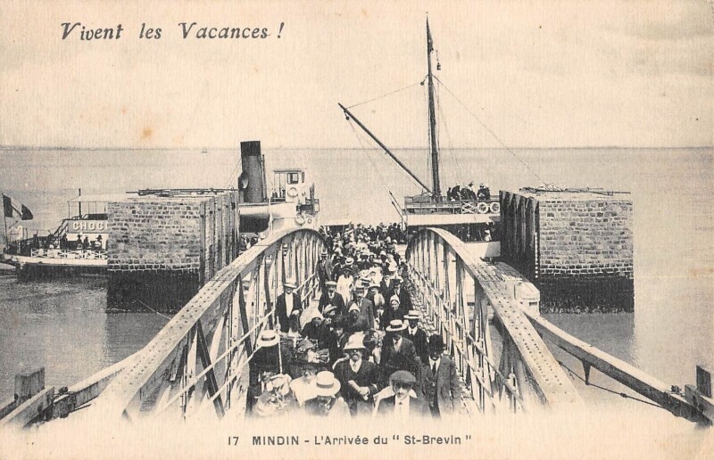 Carte postale ancienne Mindin - L'Arrivee Du Saint Brevin