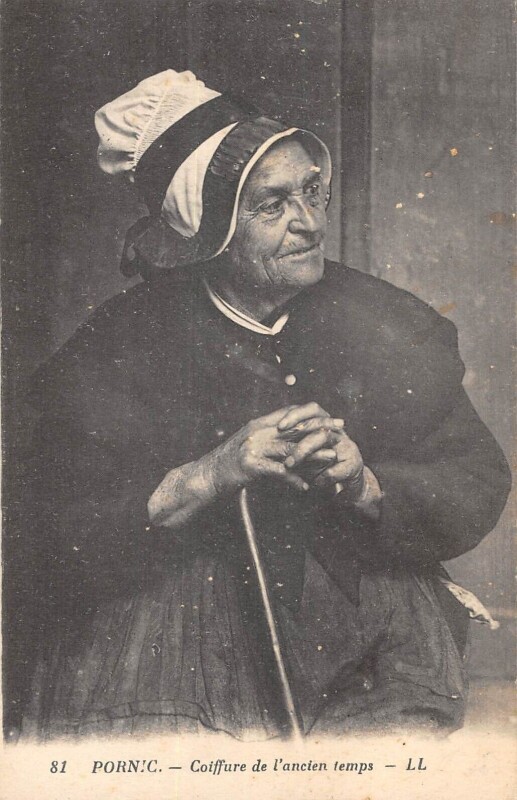 Carte postale ancienne Pornic - Coiffure De L'Ancien Temps à Pornic