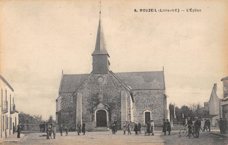 Carte postale ancienne Mouzeil - L'Eglise à Mouzeil
