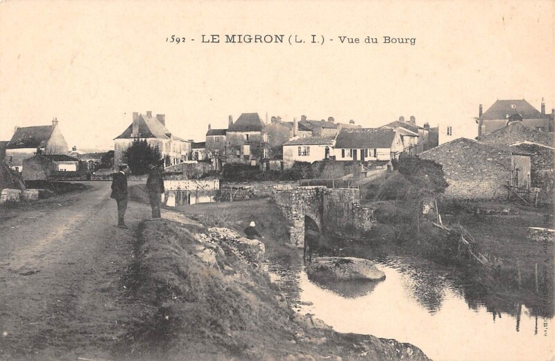 Carte postale ancienne Le Migron - Vue Du Bourg