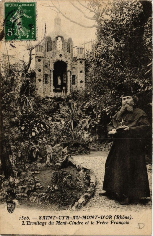 Carte postale ancienne Saint-Cyr-au-Mont-d'Or - L'Ermitage du Mond-Cindre et le Frere Fra à Saint-Cyr-au-Mont-d'Or