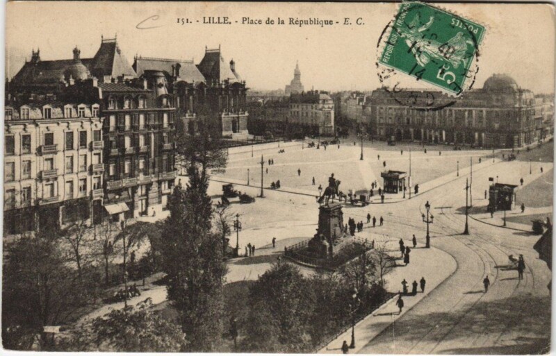 Carte postale ancienne Lille Place de la République à Lille