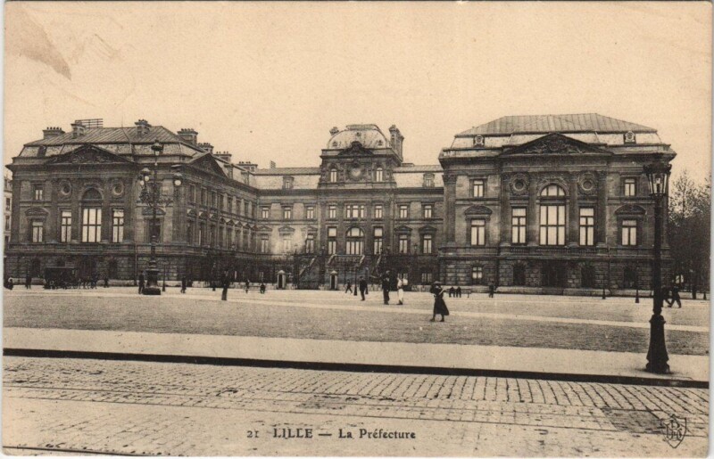 Carte postale ancienne Lille La Préfecture à Lille