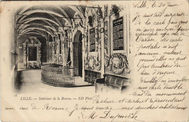 Carte postale ancienne Lille Intérieur de la Bourse à Lille