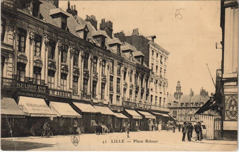 Carte postale ancienne Lille Place Rihour à Lille