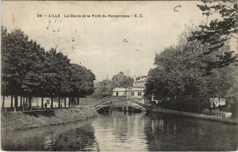 Carte postale ancienne Lille La Deule et le Pont du Ramponeau à Lille