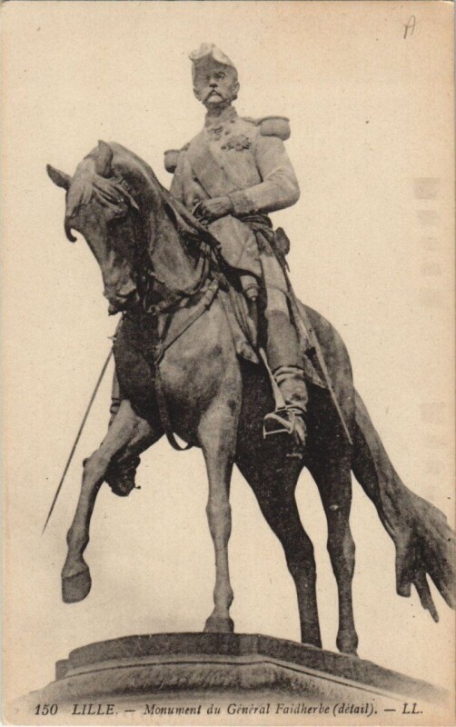 Carte postale ancienne Lille Monument du Général Faidherbe à Lille