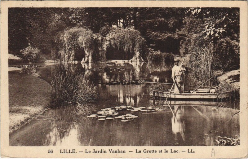 Carte postale ancienne Lille Le Jardin Vauban. La Grotte et le Lac à Lille