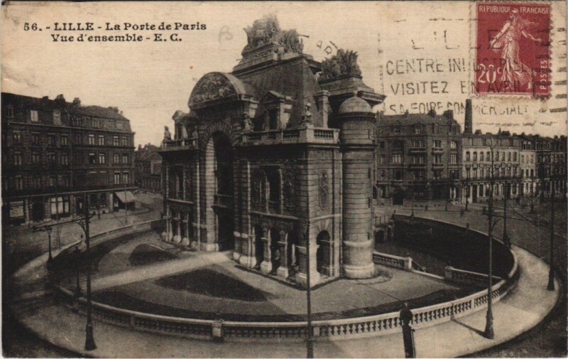 Carte postale ancienne Lille La Porte de Paris. Vue d'ensemble à Lille