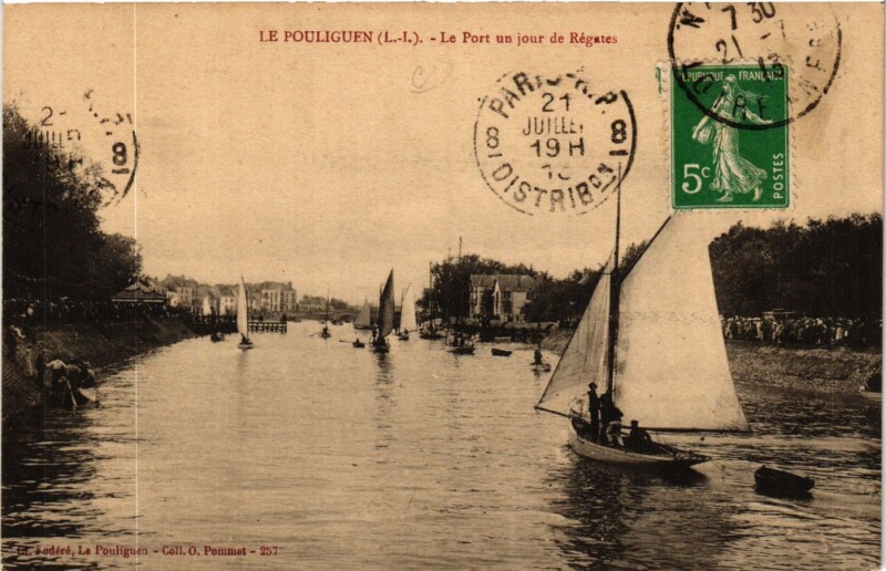 Carte postale ancienne Le Pouliguen - Le Port un jour de Regates au Pouliguen