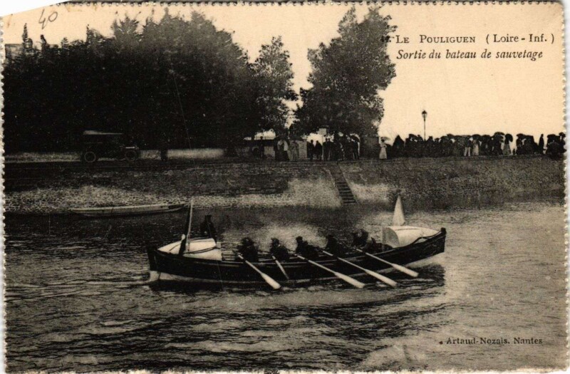 Carte postale ancienne Le Pouliguen - Sortie du bateau de sauvetage au Pouliguen