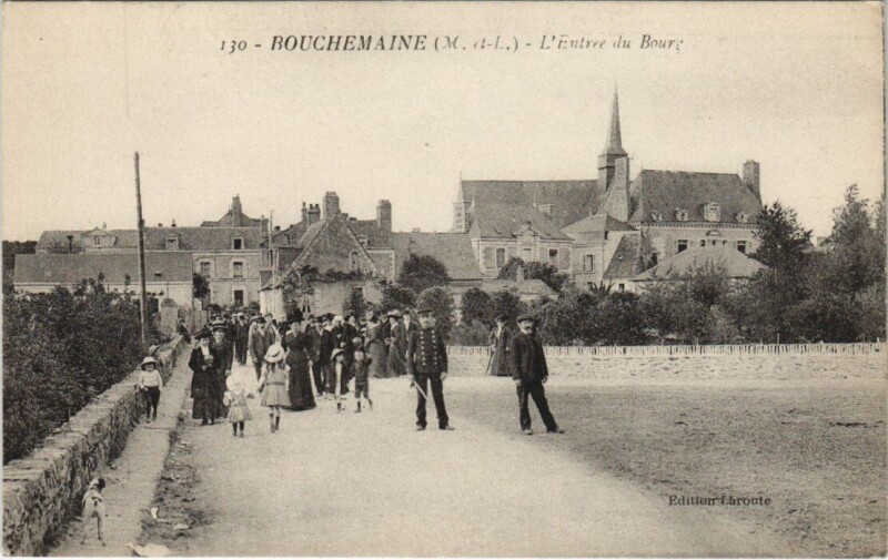 Carte postale ancienne Bouchemaine - L'Entrée du Bourg à Bouchemaine