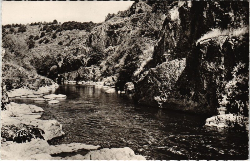 Carte postale ancienne Anzeme Plage Les Gorges de la Creuse France