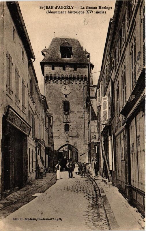 Carte postale ancienne Saint-Jean-d'Angely La Grosse Horloge