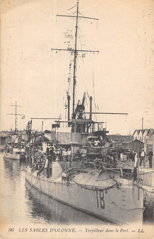 Carte postale ancienne Les Sables D'Olonne - Torpilleur Dans Le Port aux Sables-d'Olonne