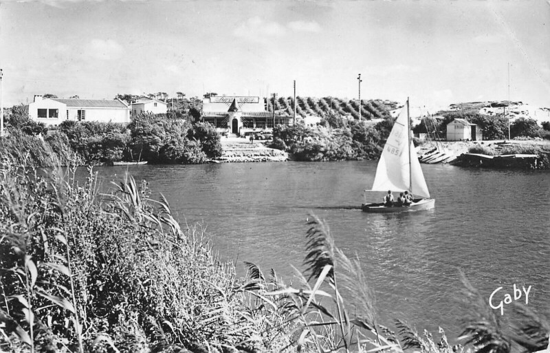 Carte postale ancienne Les Sables D'Olonne - Le Lac De Tanchet aux Sables-d'Olonne