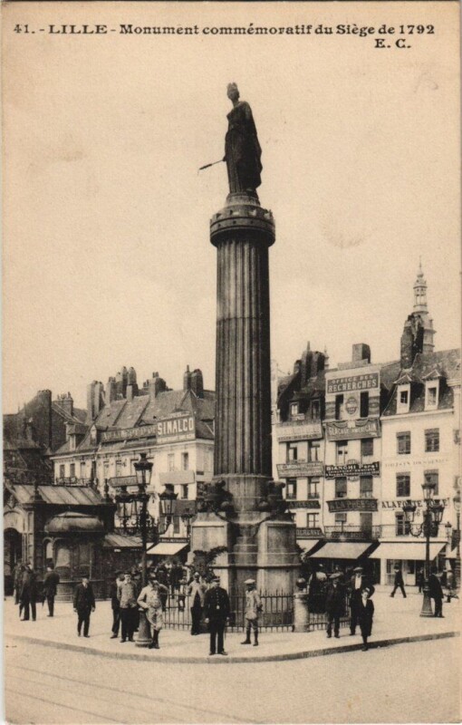 Carte postale ancienne Lille Monument commémoratif du Siege de 1792 à Lille