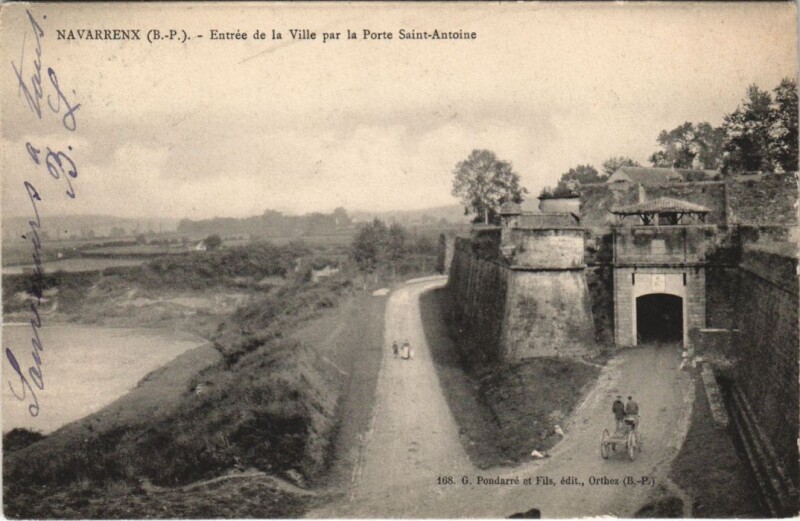 Carte postale ancienne Navarrenx Entree de la Ville France à Navarrenx