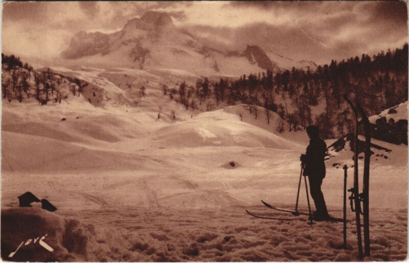 Carte postale ancienne Eaux Bonnes Terrain de ski du plateau de Gourette France à Eaux-Bonnes