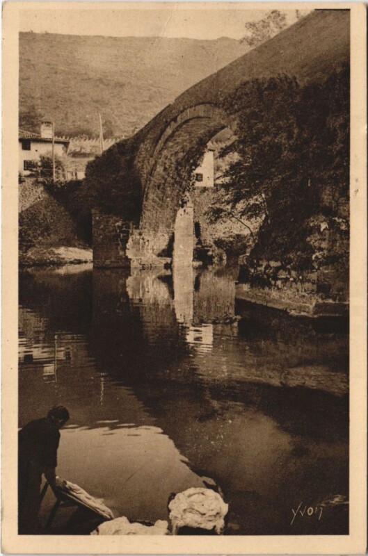 Carte postale ancienne Bidarray Ombres et lumieres s la Nive France à Bidarray