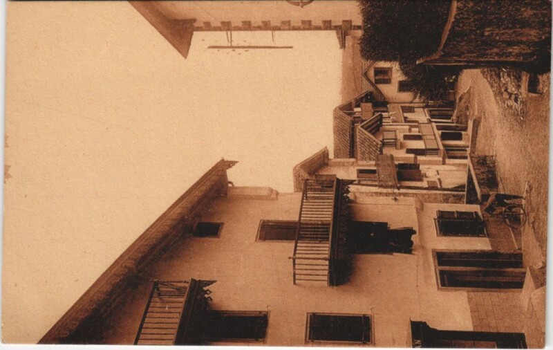 Carte postale ancienne Cambo les Bains Rue des Escaliers France à Cambo-les-Bains