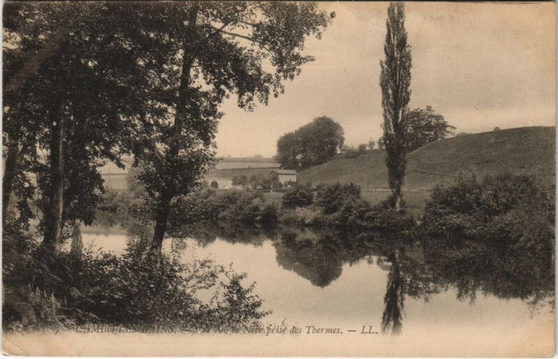 Carte postale ancienne Cambo les Bains Vue sur la Nive, prise des Thermes France à Cambo-les-Bains