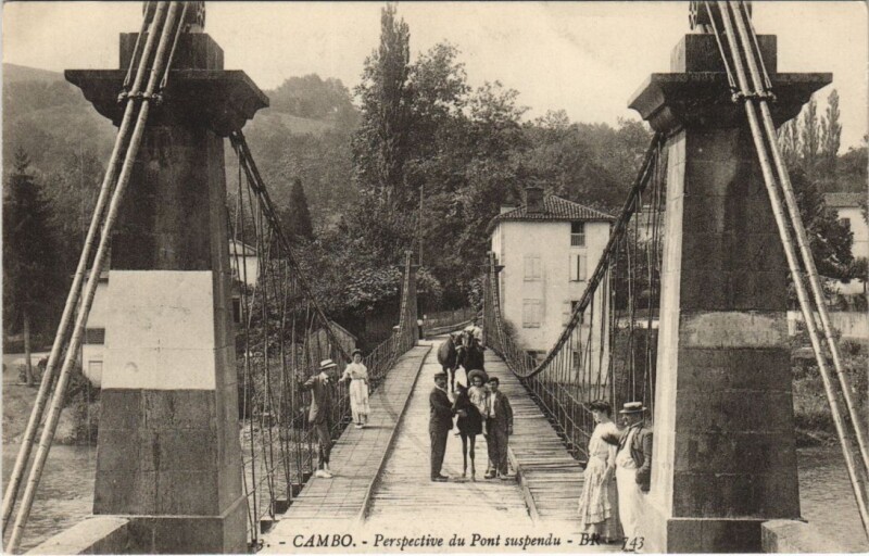 Carte postale ancienne Cambo les Bains Perspective du Pont suspendu France à Cambo-les-Bains
