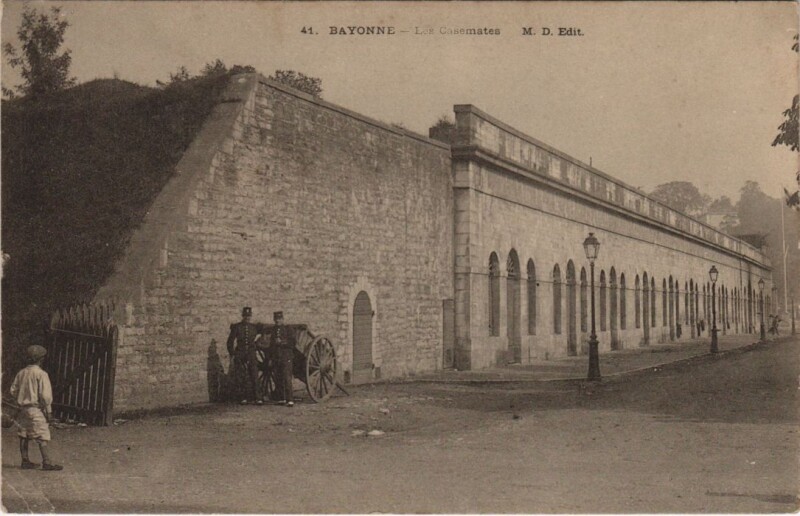 Carte postale ancienne Bayonne Les Casemates France à Bayonne